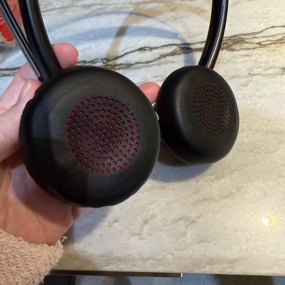 Plantronics b825m Voyager Focus UC (202652-102) - Picture 4 of 4